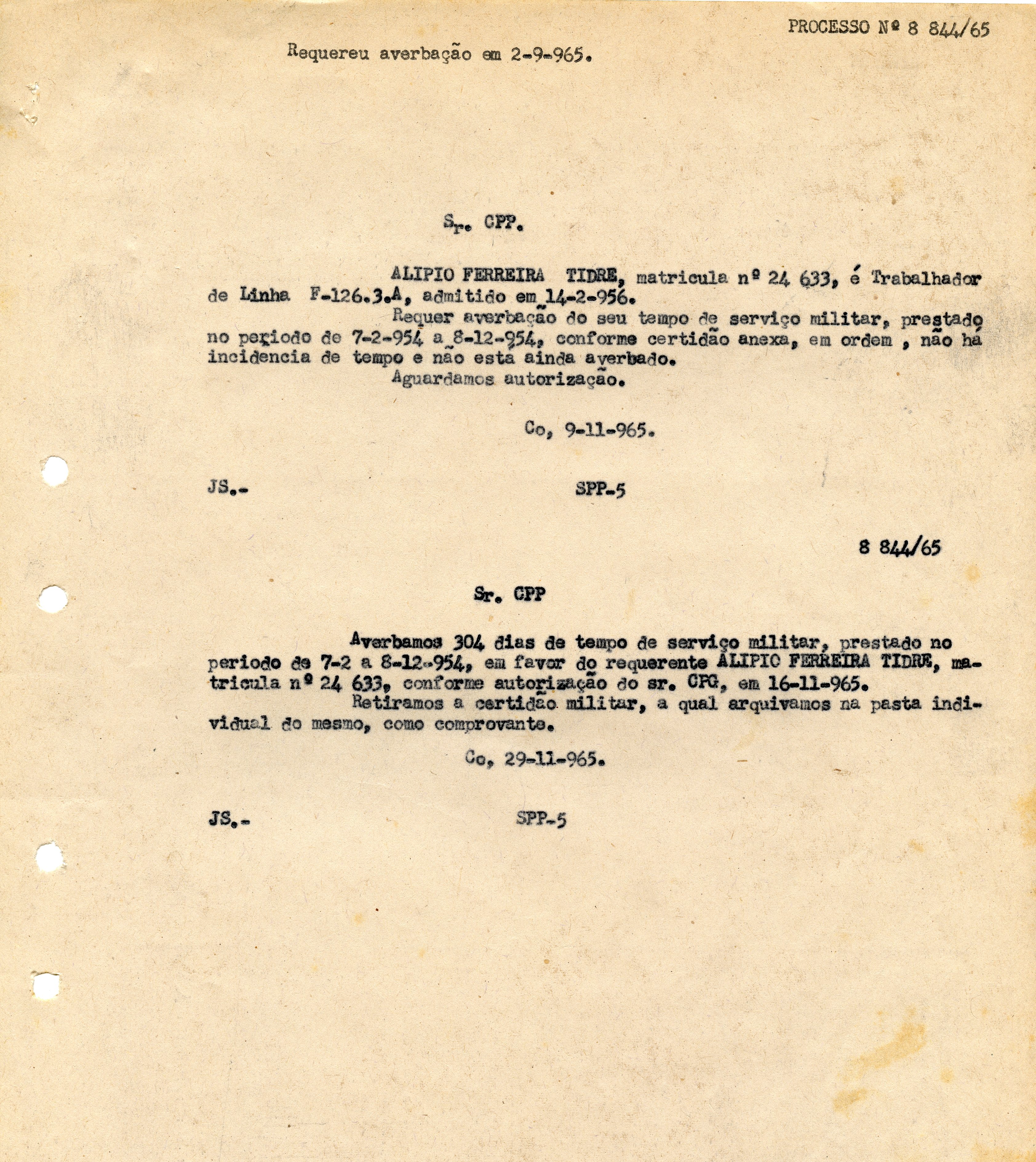 Documento datilografado oficial referente à averbação de tempo de serviço militar de um funcionário chamado Alipio Ferreira Tidre. O papel apresenta marcas de perfuração lateral e datações do ano de 1965, indicando procedimentos administrativos internos de uma empresa ou repartição pública.