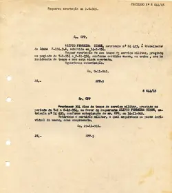 Documento datilografado oficial referente à averbação de tempo de serviço militar de um funcionário chamado Alipio Ferreira Tidre. O papel apresenta marcas de perfuração lateral e datações do ano de 1965, indicando procedimentos administrativos internos de uma empresa ou repartição pública.