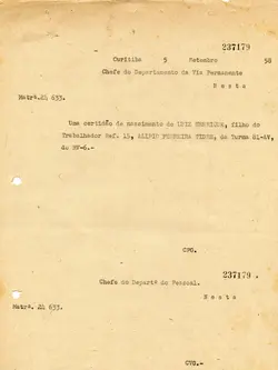 Documento datilografado oficial datado de 5 de setembro de 1958, emitido em Curitiba. O texto refere-se a uma certidão de nascimento de Luiz Henrique, filho de um trabalhador ferroviário, apresentando características típicas de correspondência administrativa da época.