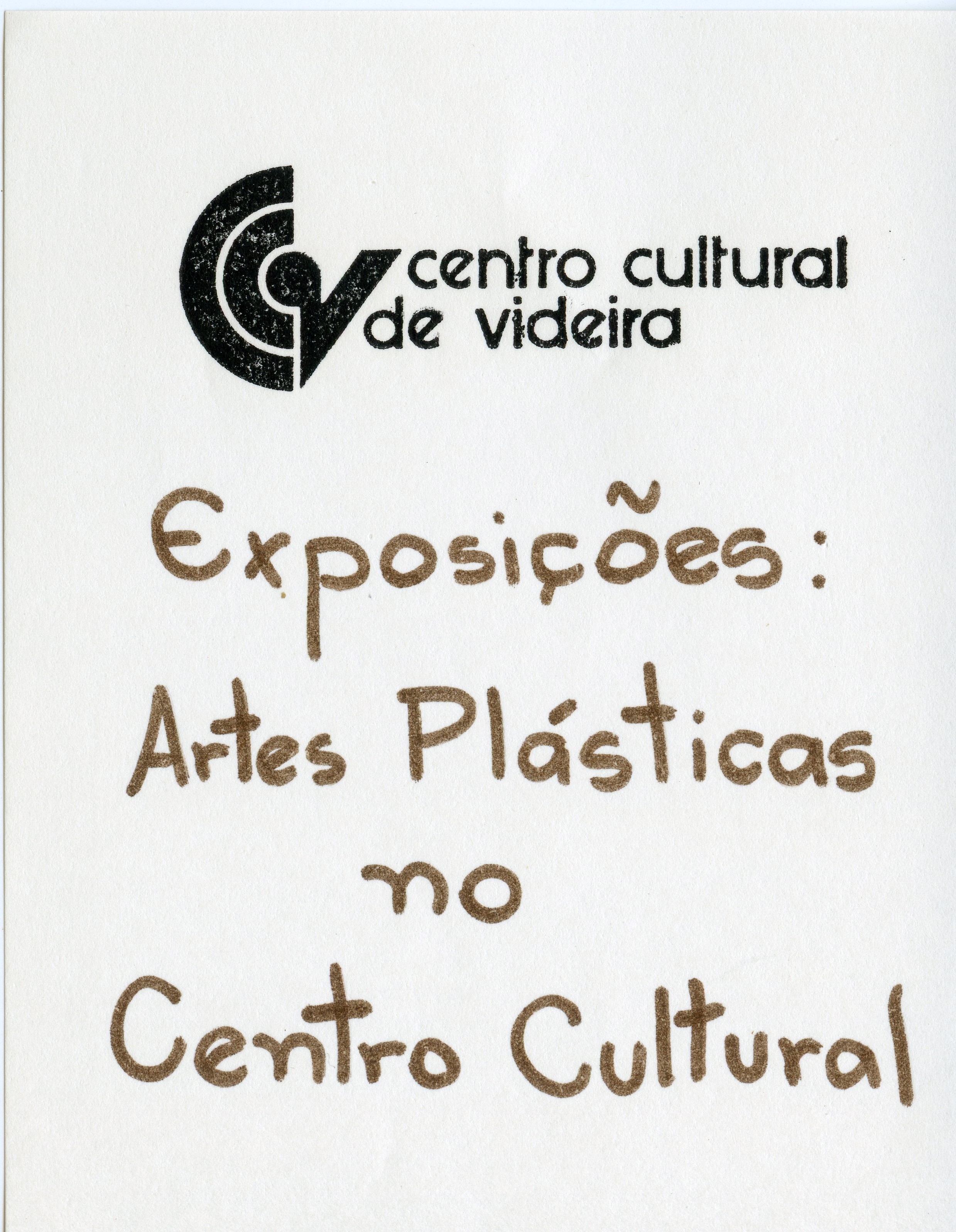Este documento apresenta o logotipo e informações sobre exposições de artes plásticas no Centro Cultural de Videira. O material possui um design simples e informativo, provavelmente utilizado para divulgação de eventos culturais locais.