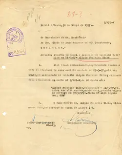 Documento datilografado oficial da Rede de Viação Paraná-Santa Catarina, datado de 30 de março de 1957, em Herval d'Oeste. O texto trata de um comunicado administrativo sobre o retorno ao trabalho de um funcionário após um acidente laboral.